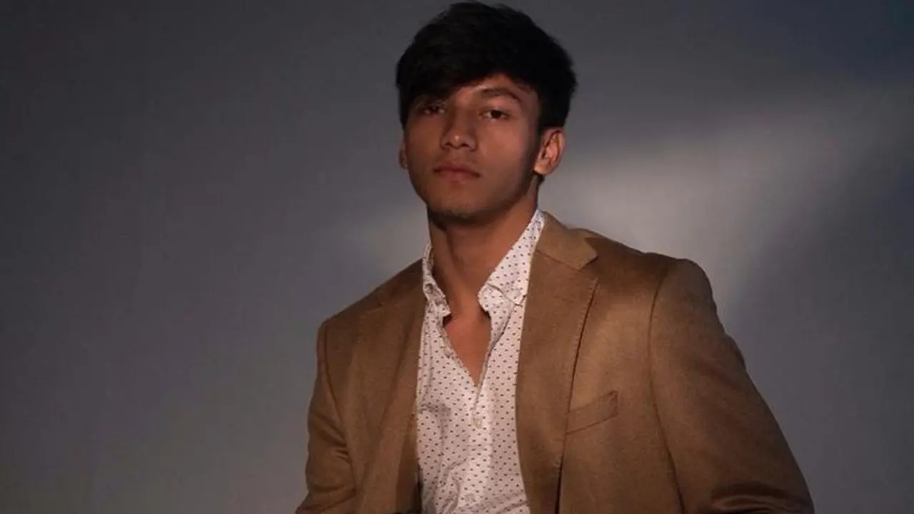 Padu Padan Atasan Putih ala Jefri Nichol, Bikin Ganteng Maksimal
