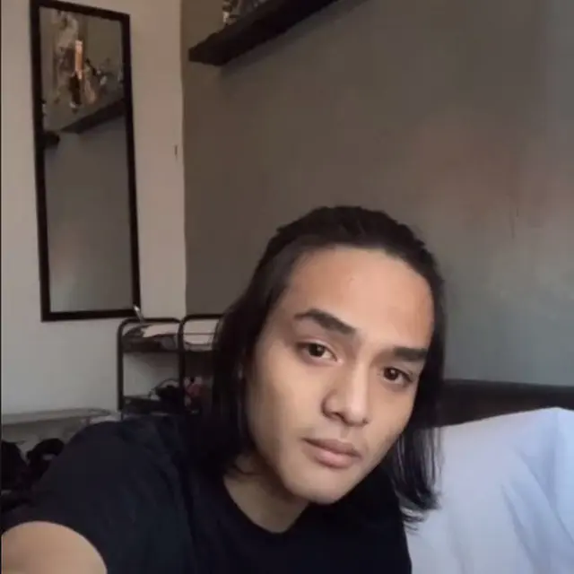6 Potret Auzan Fadhlan Sosok Viral Mirip Angga Yunanda, Bak Pinang Dibelah Dua