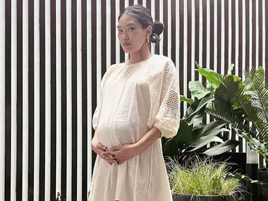 Alika Islamadina sendiri diketahui telah melahirkan anak pertama pada 25 Oktober 2022 lalu. Melalui akun Instagram, putri pertama Alika dan Raja Siregar diketahui bernama Zulu. (Liputan6.com/IG/@alikaislamadina)