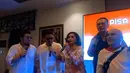 <p>Para artis yang rata-rata usianya diatas kepala lima itu tampak meriah bernyanyi bersama. [Youtube/Nourma Yunita Channel]</p>