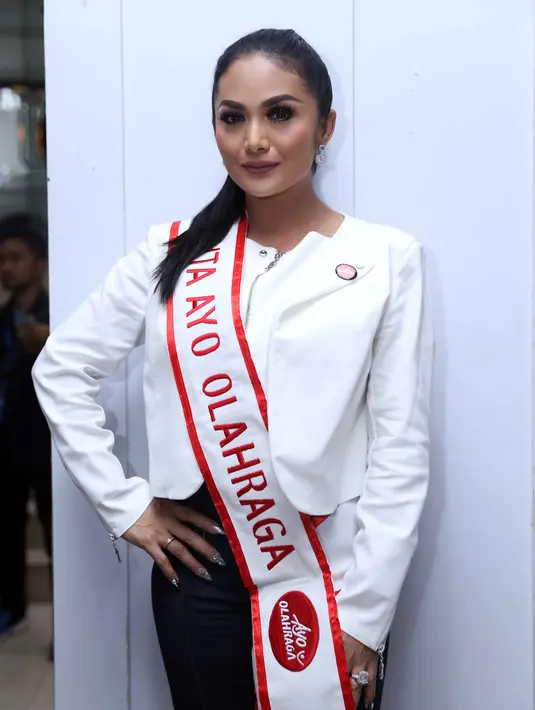 Selain melakoni perawatan yang tidak sedikit biayanya, Kridayanti juga terlihat rutin melakukan olahraga. Sejak dua tahun ia selalu menyempatkan olahraga. Kegiatan itu juga terlihat dari Instagramnya. (Nurwahyunan/Bintang.com)