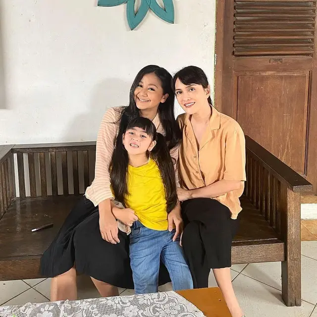 Kembali Main Sinetron, Ini 7 Potret Shandy Aulia dengan Para Pemain Suci Dalam Cinta