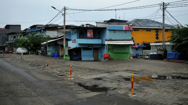 Aparat keamanan akan menyisir lokasi prostitusi di wilayah Kalijodo pada Kamis pagi ini. Hal itu ditegaskan Kapolda Metro Jaya Irjen Tito Karnavian yang mengatakan operasi penyakit masyarakat ini akan menyasar wilayah zona merah di Kalijodo.