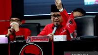 Sekjen DPP PDI Perjuangan Hasto Kristiyanto saat memberikan sambutan pada Pelatihan Kader Nasional (PKN) Angkatan II Tahun 2022 di Gedung Sekolah Partai PDIP di Jalan Lenteng Agung, Jakarta Selatan, Senin (21/3/2022). (ANTARA/HO-PDIP)