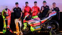 Menjelang Moto GP Mandalika 2025, Pertamina Enduro VR46 meluncurkan livery spesial untuk balapan kandang mereka. (Bola.com/Bagaskara Lazuardi)