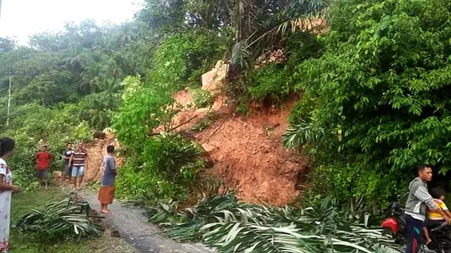 Bengkulu Dikepung Banjir Dan Tanah Longsor