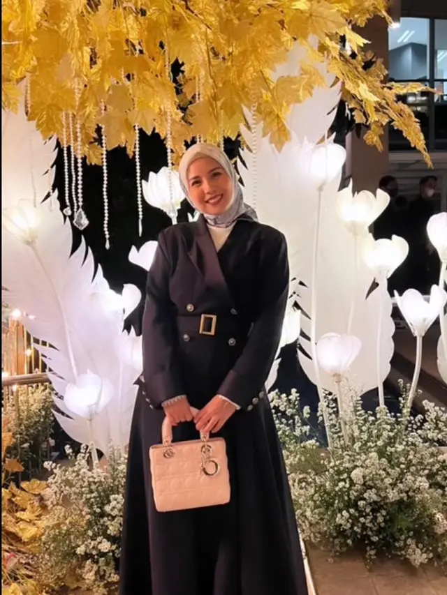 7 Ide OOTD Kondangan Hijab Simple ala Seleb, dari Citra Kirana hingga Tya Ariestya