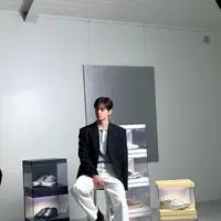 Cha Eun Woo saat pemotretan untuk iklan. (Instagram/ eunwo.o_c)