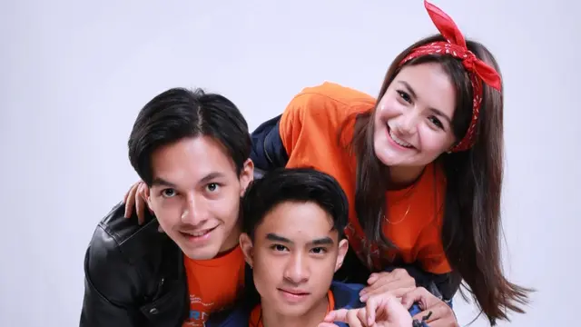 [Fimela] Jefri Nichol - Amanda Rawles - Devano Danendra