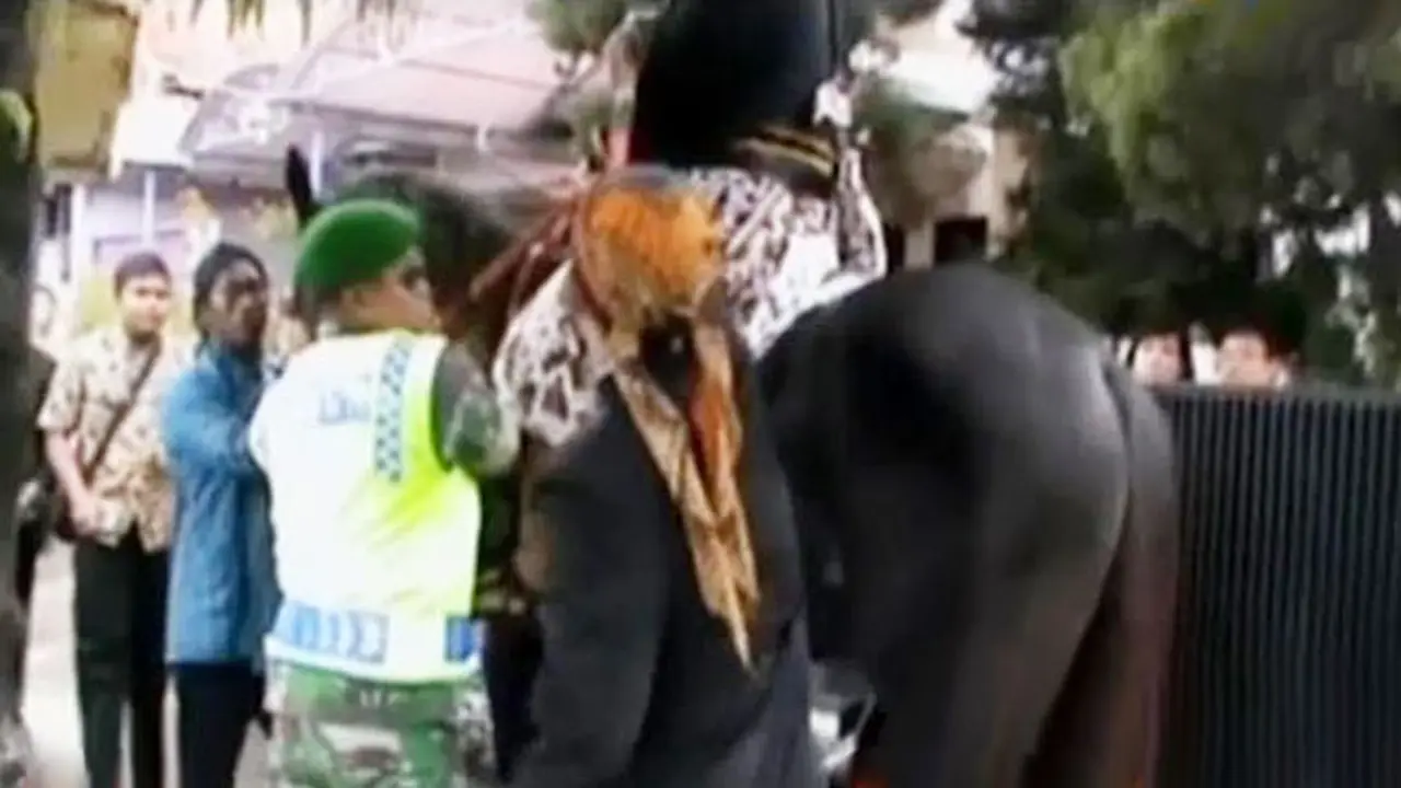 VIDEO: Kuda Tunggangan Sekda Pemalang Injak Warga Saat Kirab