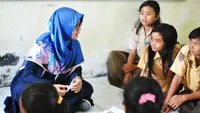 Ilustrasi guru, mengajar, anak sekolah. (Photo by Husniati Salma on Unsplash)