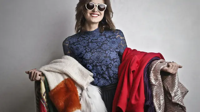 7 Tren Fashion Terbaru yang Wajib Tahu Sebelum Masuk Dunia Bisnis Pakaian. (pexels.com/Andrea Piacquadio)
