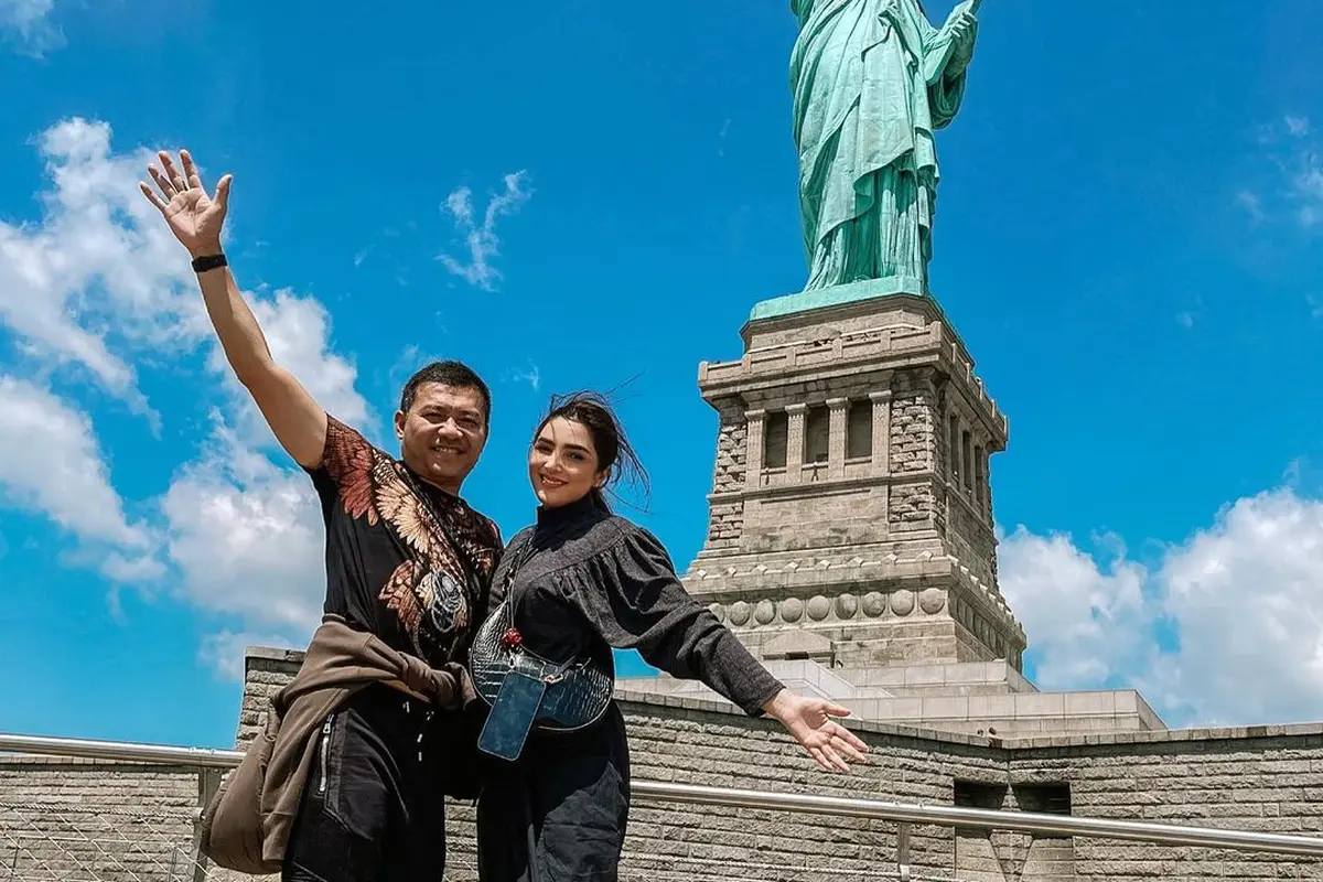 Potret Serunya Keluarga Anang Hermansyah saat Liburan di New York