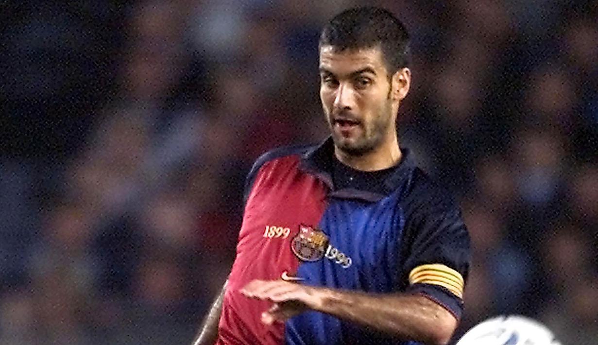 Pep Guardiola - Sebelum berprofesi menjadi juru taktik, Guardiola merupakan salah satu pemain hebat Barcelona. Ia sempat menggunakan nomor 10 di Barca pada tahun 1991-1992. (AFP/Patrick Hertzog)