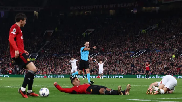 Foto: Andre Onana Buat Ulah Casemiro yang Kena Kartu Merah, MU pun Kalah