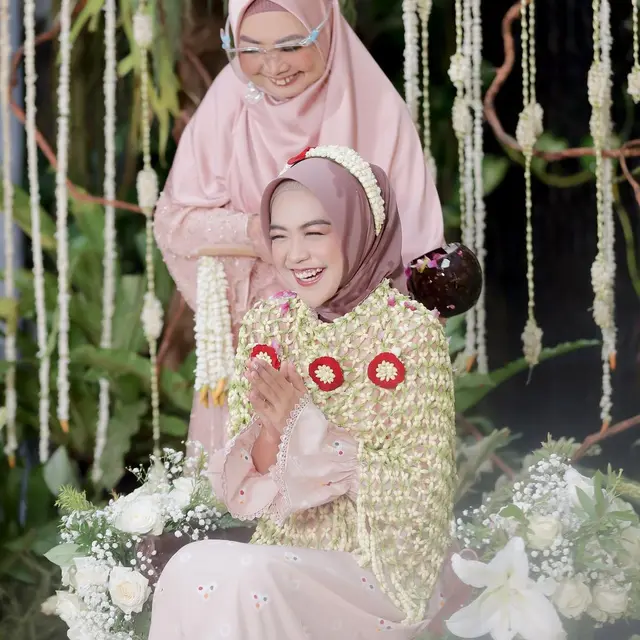 Pesona 6 Artis Saat Siraman Jelang Pernikahan, Auranya Terpancar