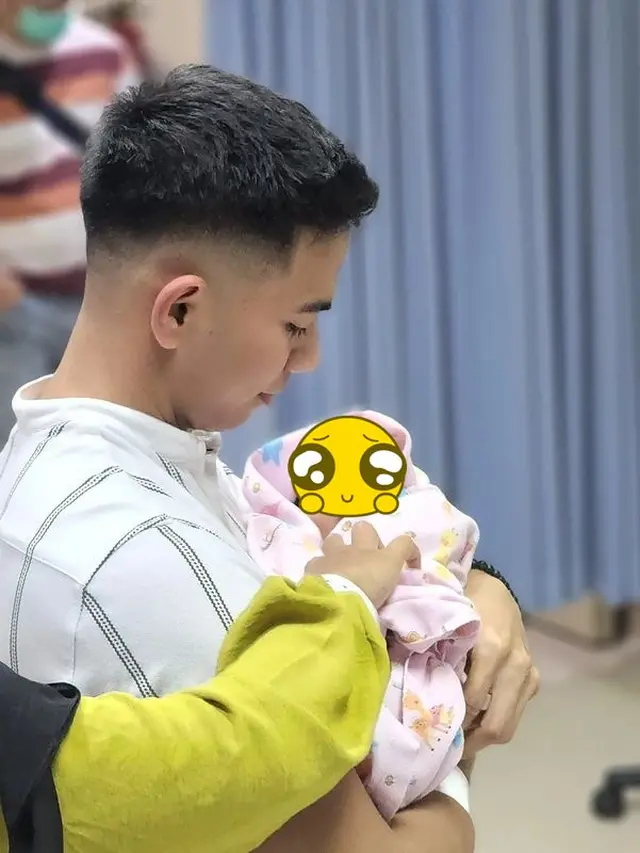 7 Potret Syifa Istri Ridho DA Melahirkan Anak Pertama, Penuh Bahagia