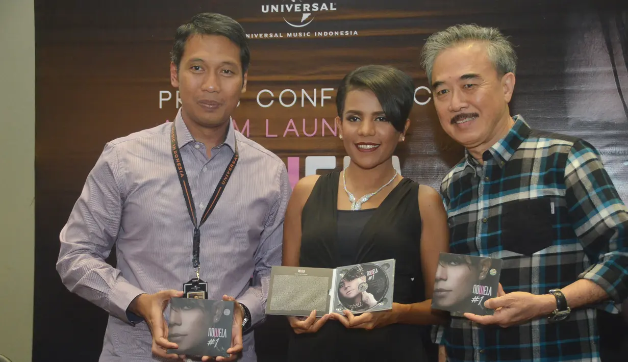 Nowela ditemui saat peluncuran albumnya di Artotel, Thamrin, Jakarta, Selasa (24/5/2016) menjelaskan proses pembuatan albumnya memakan waktu hingga 1,5 tahun. (Nurwahyunan/Bintang.com)