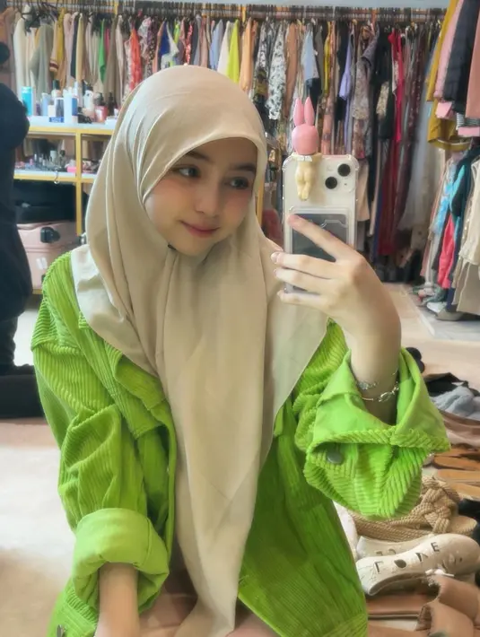 Penampilan Sienna satu ini pun ramai dipuji semakin mirip sang ibu. [@siennn.kasya].