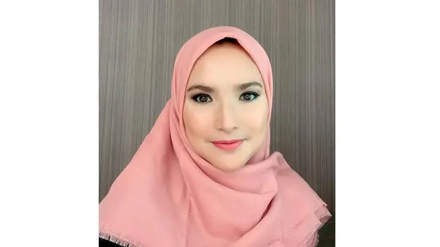 6 Potret Nunu Datau Tampil Berhijab, Pemeran Tante Tiara di Anak Band