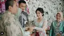 Pemilik nama lengkap Fay Nabila Rizka Alexander ini bertunangan di usia yang relatif masih muda, yaitu 22 tahun. Meski masih muda, Fay dan Rama tampak sangat mantap untuk mengikat janji pertunangan. (Liputan6.com/IG/@faynabilalxndr)