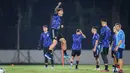 <p>Pemain Timnas Argentina U-17, Agustin Ruberto melakukan selebrasi saat latihan resmi menjelang laga perempat final Piala Dunia U-17 2023 melawan Timnas Brasil U-17 di Lapangan Banteng, Jakarta, Kamis (23/11/2023). (Bola.com/Bagaskara Lazuardi)</p>