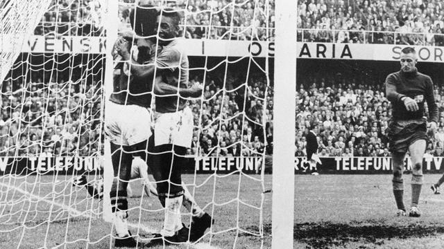 Jejak Karier Pele Bawa Brasil 3 Kali Juara Piala Dunia