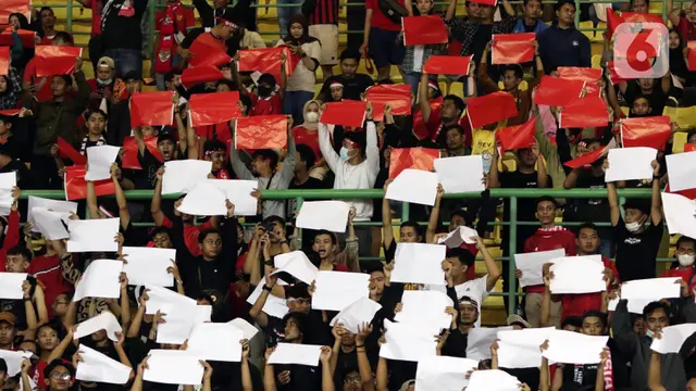 Ragam Dukungan Suporter untuk Timnas Indonesia U-19