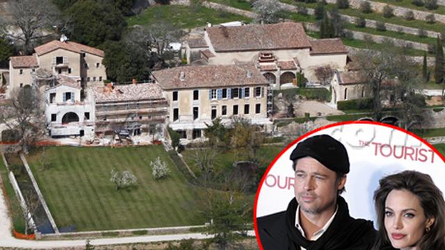 Ini Dia 5 Detail Pernikahan Brad Pitt dan Angelina Jolie