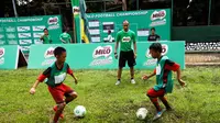 Kurniawan Dwi Yulianto berharap ada pesepak bola muda berbakat asal Makassar yang bisa sehebat Ramang. (Bola.com/Ahmad Latando)
