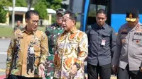 Penjabat (Pj) Gubernur Kaltim Akmal Malik mendampingi Menteri Dalam Negeri (Mendagri) Tito Karnavian mengunjungi Ibu Kota Nusantara (IKN) pada Kamis (22/2/2024) untuk melihat sejumlah proyek infrastruktur fisik yang tengah berjalan.