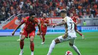 BRI Super League: Dewa United Tahan Imbang Persija di JIS, Jan Olde Riekerink Puas