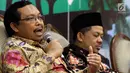 Wakil Ketua Komisi II Herman Khaeron (kiri) saat diskusi Dialektika Demokrasi di Jakarta, Kamis (4/10). Besarnya anggaran politik jelang Pileg dan Pilpres 2019 agar bisa diawasi secara maksimal oleh masyarakat. (Liputan6.com/JohanTallo)
