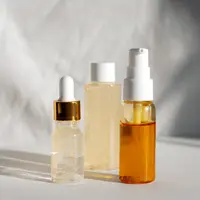 Ilustrasi serum dan toner/Copyright Freepik/Freepik