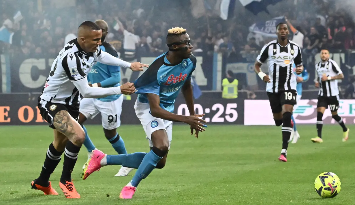 Perolehan poin Napoli sudah tak mungkin lagi dikejar oleh rival-rivalnya, termasuk Lazio yang berada di posisi kedua dengan 64 poin. (AFP/Tiziana Fabi)