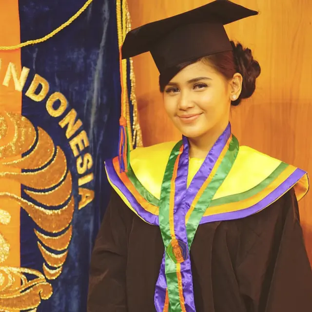 6 Potret Masa Muda Yunita Siregar Ini Bikin Pangling, Menikah di Usia 30 Tahun