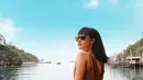 Pemilik nama asli Cita Rahayu ini tampil menawan berbaur dengan birunya langit dan air laut di sekitar Pulau Labengki. Berbalut mini dress cokelat, wanita kelahiran Bandung, 14 Agustus 1994 ini disebut mirip dengan Lisa Blackpink. (Liputan6.com/IG/@cita_citata)