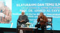 Grand Syekh Al-Azhar, Syekh Ahmed Al-Tayyib dan Pendiri Pusat Studi Al-Quran (PSQ) Quraish Shihab bertemu di Masjid Bayt Qur'an, South City, Pamulang, Tangerang Selatan, Selasa (9/7/204). (Ist).