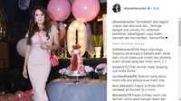 Olla Ramlan Seksi Pakai Gaun Pink Renda di Pesta Ultah ke-38