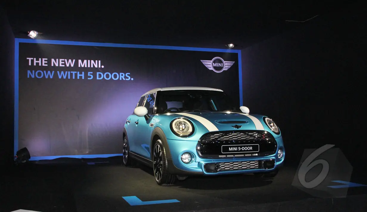 MINI Indonesia pada hari ini (5/3/2015) resmi meluncurkan model terbarunya, New MINI 5-Door di kawasan SCBD, Jakarta. (Liputan6.com/Helmi Afandi)