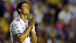 Ekspresi frustasi Cristiano Ronaldo ketika Real Madrid ditahan imbang tanpa gol oleh Levante di Estadio Ciutat de Valencia pada laga La Liga, 25 September 2010. AFP PHOTO/JOSE JORDAN