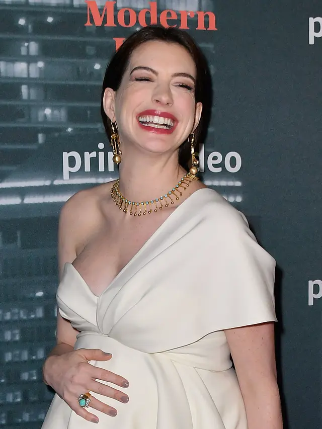 Anne Hathaway