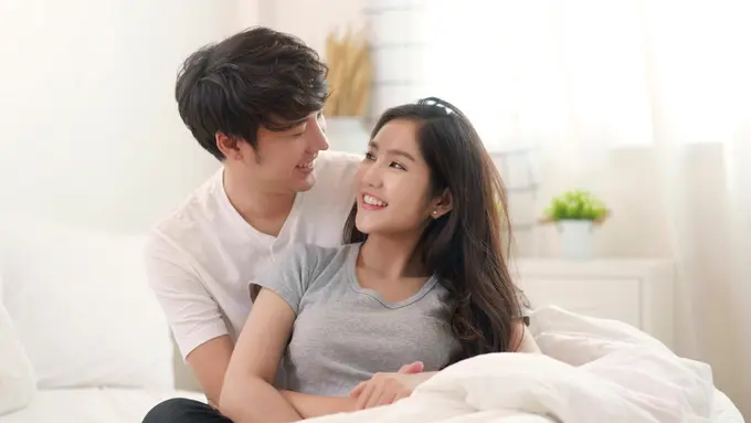 pasangan cinta menikah