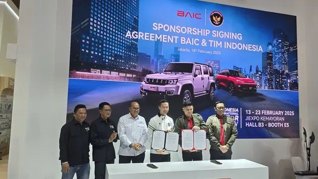 Dua mobil untuk tim Indonesia diserahkan di IIMS 2025