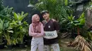 <p>"Om @mastercorbuzier, saran gue si mulai nabung ya buat sponsorin nikahan mereka," kata Vidi menyenggol Deddy Corbuzier. (Foto: Instagram/ haldarnta)</p>