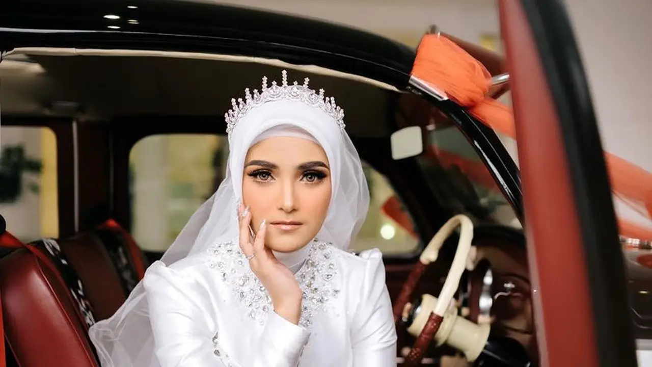Nadya Mustika saat Menikah dengan Rosadi Bersaudara. [@nadyamustikarahayu]