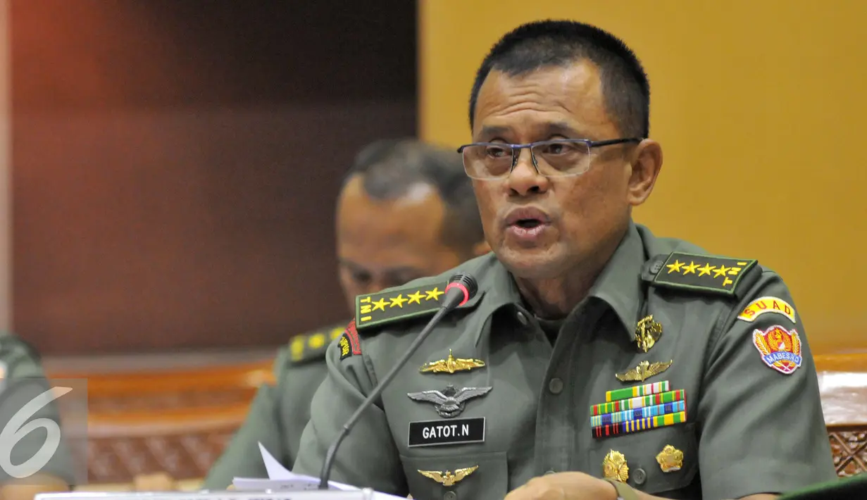Calon Panglima TNI, Jenderal TNI Gatot Nurmantyo saat mengikuti uji kelayakan dan kepatutan, Jakarta, Rabu (1/7/2015). Dalam visi misinya, Gatot mengaku mendukung program nawacita Presiden Jokowi. (Liputan6.com/Andrian M Tunay)