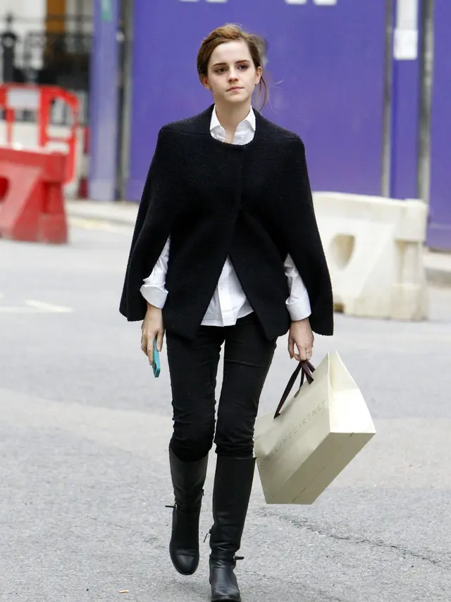 [Bintang] Selena Gomez dan Emma Watson