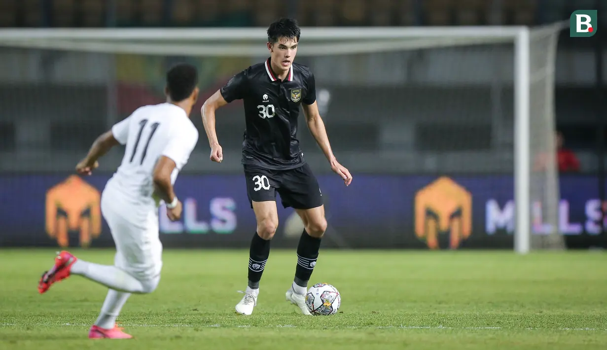 <p>Pemain Timnas Indonesia, Elkan Baggott saat laga uji coba FIFA Matchday antara Timnas Indonesia menghadapi Curacao di Stadion Gelora Bandung Lautan Api (GBLA), Bandung, Jawa Barat, Sabtu (24/9/2022) malam WIB. (Bola.com/Bagaskara Lazuardi)</p>