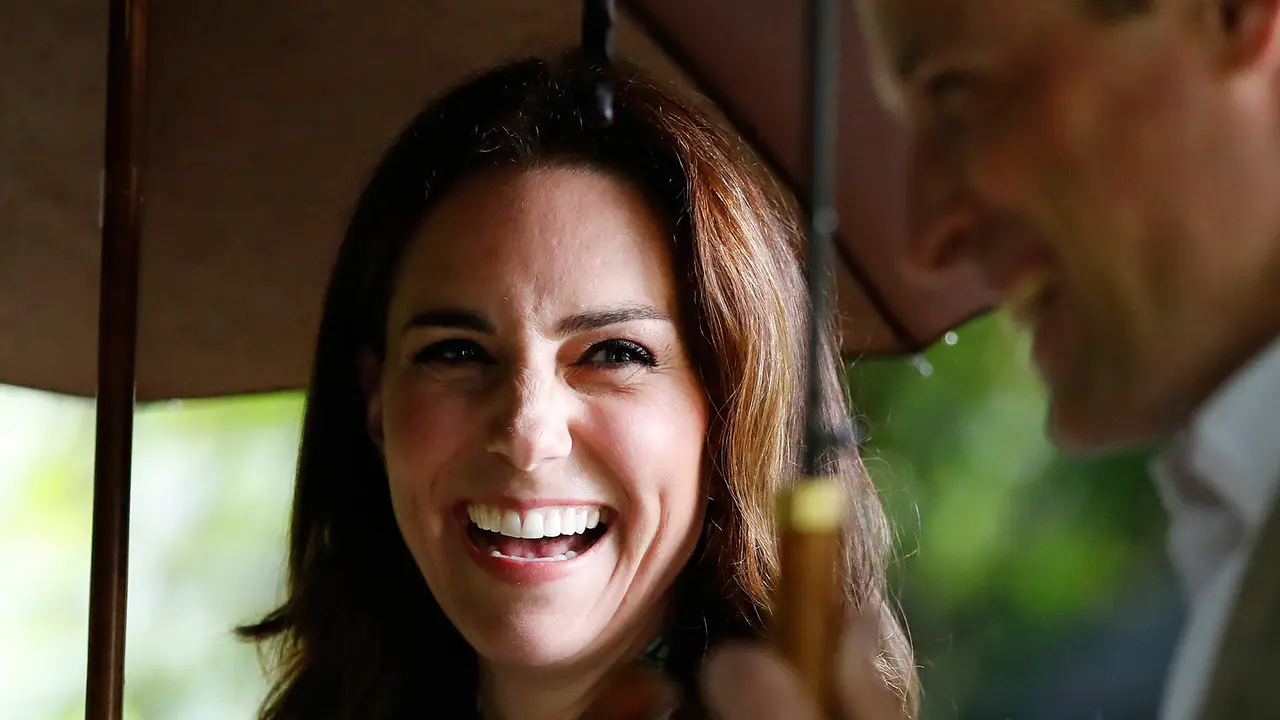 PHOTO: Kenakan Gaun Bermotif Bunga Poppy, Kate Middleton Tampil Anggun 